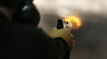 خلفية انتقامية وراء إطلاق النار على طالب في الفصل