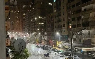 تقرير عن الطقس الحالي في الإسكندرية: الأمطار والثلوج تغمر الشوارع ورفع حالة الطوارئ مستمر.