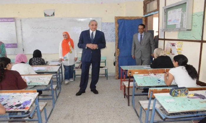 محافظ الغربية يقوم بجولة تفقدية على لجان امتحانات الإعدادية في انطلاقها الأول محافظ الغربية يقوم بجولة تفقدية على لجان امتحانات الإعدادية في انطلاقها الأول