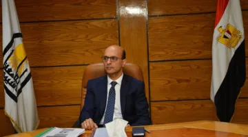 رئيس جامعة أسيوط يُصدر قرارين لتعيين رئيس قسم في كلية التربية وتجديد تكليف مدير مستشفى جامعة أسيوط الجديدة