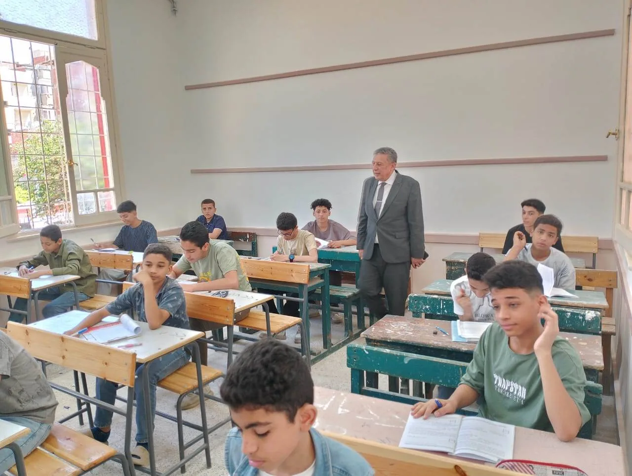 بعد تأجيلها من قبل المحافظ.. انطلاق امتحانات الفصل الثاني للشهادة الإعدادية في البحيرة. بعد تأجيلها من قبل المحافظ.. انطلاق امتحانات الفصل الثاني للشهادة الإعدادية في البحيرة.