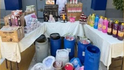 ضبط مصنع لمستحضرات التجميل في المرج وحجز 352 طنًا من المواد الخام.