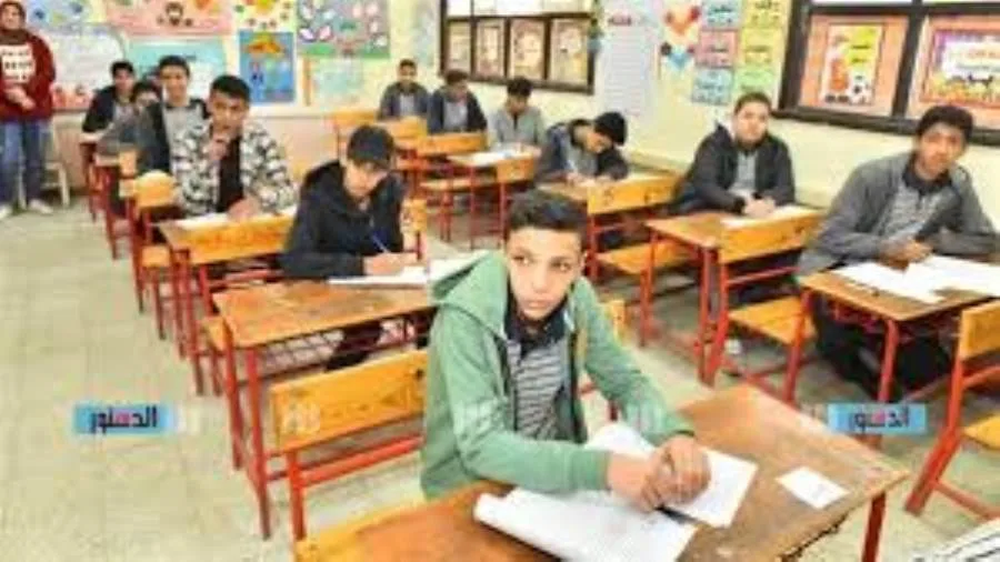 بدء امتحانات الشهادة الإعدادية في أسوان بمشاركة 26,927 طالبًا وطالبة بدء امتحانات الشهادة الإعدادية في أسوان بمشاركة 26,927 طالبًا وطالبة