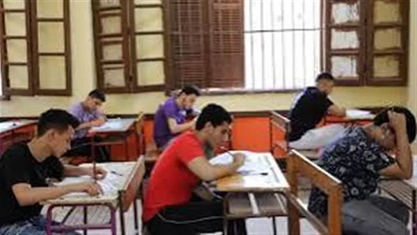 ضبط حالات تلاعب واستخدام الهواتف في لجان امتحانات كفر الشيخ.. وإحالة مراقب للتحقيق ضبط حالات تلاعب واستخدام الهواتف في لجان امتحانات كفر الشيخ.. وإحالة مراقب للتحقيق