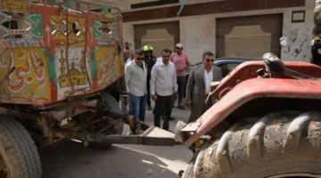 محافظ الدقهلية يتخذ إجراءً ضد جرار لنقله مخلفات هدم على الطريق العام