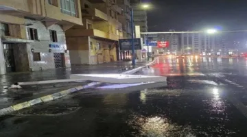 سيارات الدفع الرباعي وشاحنات الإنقاذ لدعم السائقين في شوارع الإسكندرية