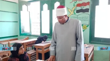 رئيس منطقة الأزهر بكفر الشيخ يزور لجان اختبارات الثانوية الأزهرية في اليوم الأول.