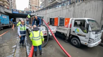 جهود شركة مياه الإسكندرية مستمرة في تصريف مياه الأمطار المتجمعة شرق المدينة