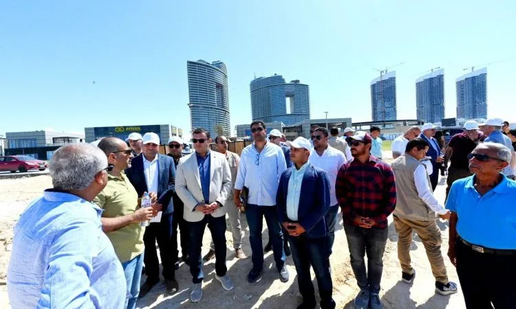 وزير الإسكان يزور كومبوند مزارين والممشى السياحي في مدينة العلمين الجديدة وزير الإسكان يزور كومبوند مزارين والممشى السياحي في مدينة العلمين الجديدة