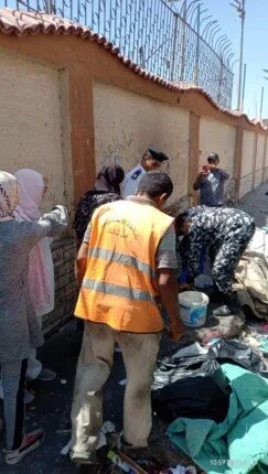 استمرار الجهود المكثفة لإزالة مواقع النباشين في حي ثالث الإسماعيلية استمرار الجهود المكثفة لإزالة مواقع النباشين في حي ثالث الإسماعيلية