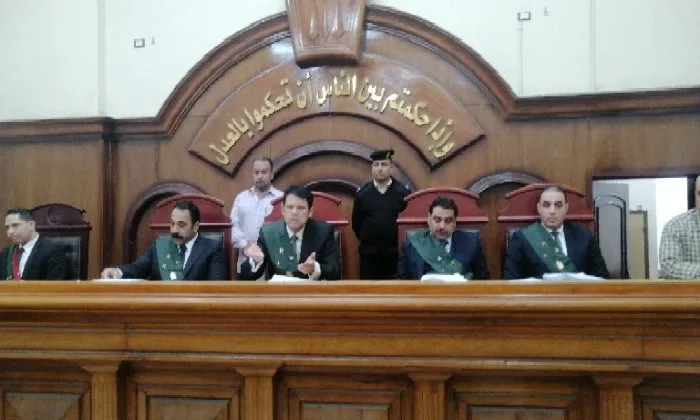 تم إيداع المتهم بقتل عامل تلقيح النخيل في مستشفى الأمراض النفسية بعد ربطه بالنخلة وتنفيذ جريمته في الشرقية. تم إيداع المتهم بقتل عامل تلقيح النخيل في مستشفى الأمراض النفسية بعد ربطه بالنخلة وتنفيذ جريمته في الشرقية.