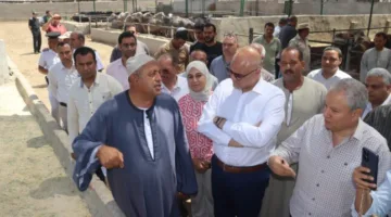 محافظ القليوبية يزور مزرعة مخصصة لتربية الحيوانات في قرية العمار بطوخ