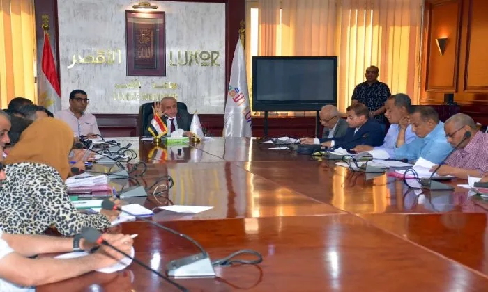 محافظ الأقصر يجتمع بممثلين لمناقشة أحدث تطورات نظام التصالح والتقنين محافظ الأقصر يجتمع بممثلين لمناقشة أحدث تطورات نظام التصالح والتقنين