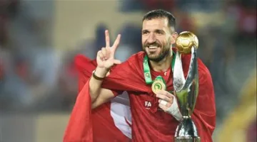 الأهلي يوجه الشكر لعلي معلول ويقدر إسهاماته للنادي