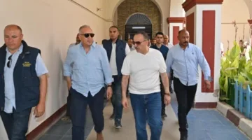 محافظ أسيوط ووزير الري يزوران موقع أعمال تنظيف ترعة المعنا وفم الترعة الإبراهيمية