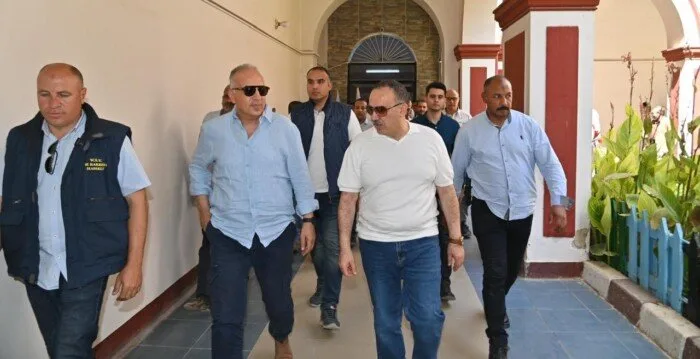 محافظ أسيوط ووزير الري يزوران موقع أعمال تنظيف ترعة المعنا وفم الترعة الإبراهيمية محافظ أسيوط ووزير الري يزوران موقع أعمال تنظيف ترعة المعنا وفم الترعة الإبراهيمية