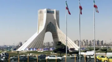 صحيفة إيرانية تطالب باستجواب المقيمين الفرنسيين حول إسرائيل