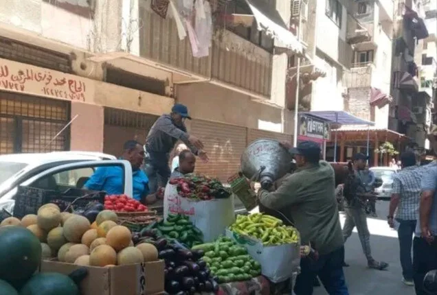استجابة لشكوى المواطنين.. حي الزهور في بورسعيد ينفذ حملة لإزالة مكبرات الصوت. استجابة لشكوى المواطنين.. حي الزهور في بورسعيد ينفذ حملة لإزالة مكبرات الصوت.