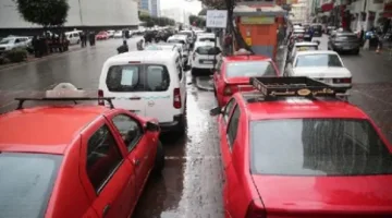 سائقو التاكسي في المغرب يقدمون خدمة النقل المجانية لطلاب الثانوية العامة أثناء فترة الامتحانات.