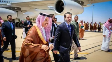 وزير الخارجية السعودي: السعودية وقطر ستقدمان مساعدات مالية للموظفين الحكوميين في سوريا.