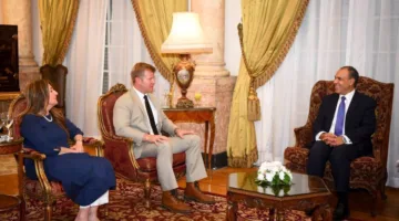 وزير الخارجية يلتقي بالسيناتور تيم شيهي، عضو لجنة الخدمات المسلحة بمجلس الشيوخ الأمريكي