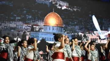 طلاب 6 أكتوبر يعبرون عن دعمهم لفلسطين في نهاية الفعاليات المدرسية