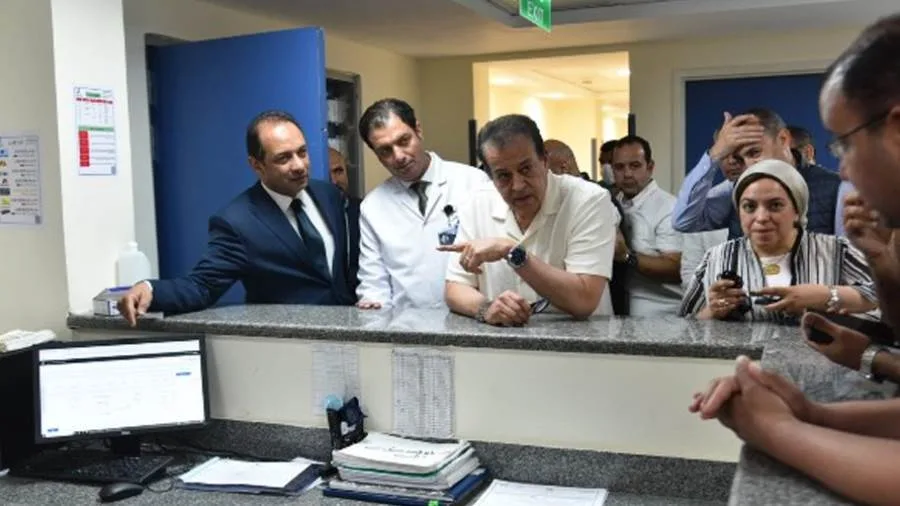 وزير الصحة يزور أحدث غرف الجراحة في مستشفى العلمين النموذجي وزير الصحة يزور أحدث غرف الجراحة في مستشفى العلمين النموذجي