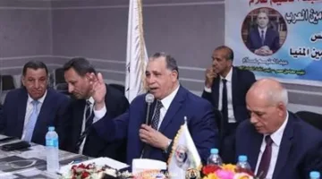 نقيب المحامين يجتمع مع محامي المنيا ويؤكد: سنظل متمسكين برأينا ضد زيادة الرسوم القضائية.