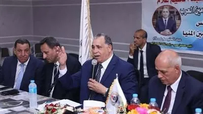 نقيب المحامين يجتمع مع محامي المنيا ويؤكد: سنظل متمسكين برأينا ضد زيادة الرسوم القضائية. نقيب المحامين يجتمع مع محامي المنيا ويؤكد: سنظل متمسكين برأينا ضد زيادة الرسوم القضائية.