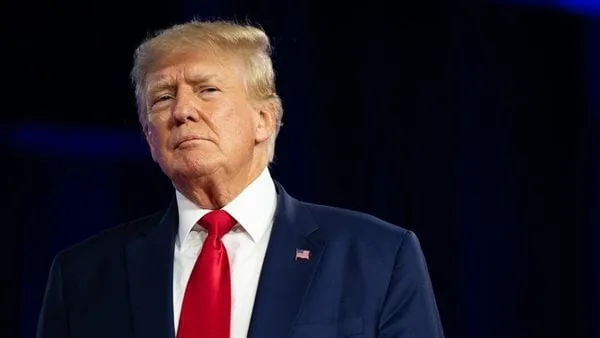 تصاعد الصراع بين ترامب والاتحاد الأوروبي حول قطاع الصلب.. والأوروبيون: جاهزون لفرض ردود فعل مضادة تصاعد الصراع بين ترامب والاتحاد الأوروبي حول قطاع الصلب.. والأوروبيون: جاهزون لفرض ردود فعل مضادة