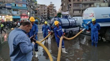 محافظ الغربية يتفقد جهود سحب مياه الأمطار في المحلة ويصدر توجيهاته