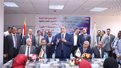 نقيب المحامين يرأس جلسة أداء اليمين القانونية للأعضاء الجدد في نقابة المنيا.
