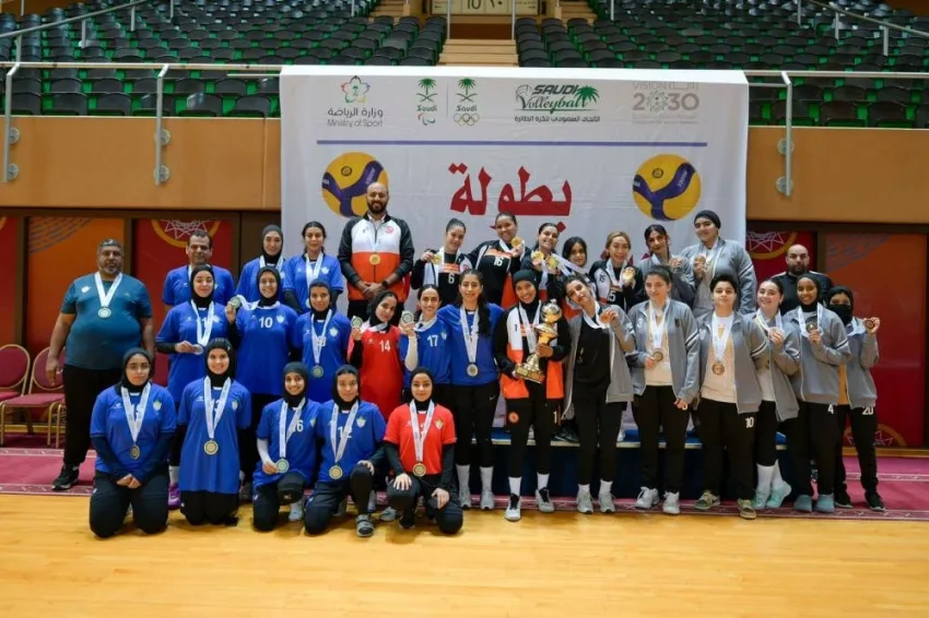 العنقاء تحصد كأس بطولة نافس للسيدات