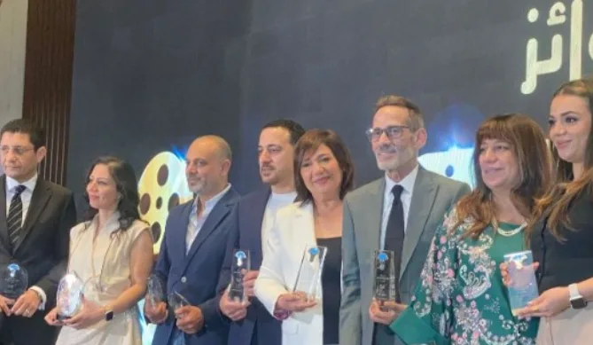 تكريم نجوم مسلسل قلبي ومفتاحه في حفل توزيع جوائز الدراما لحقوق الإنسان تكريم نجوم مسلسل قلبي ومفتاحه في حفل توزيع جوائز الدراما لحقوق الإنسان