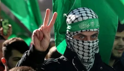 مصدر أمريكي يفيد بأن “حماس” طلبت تعديل ثلاث نقاط في اقتراح ويتكوف لوقف إطلاق النار في غزة: الرد إيجابي لكن دون موافقة كاملة. مصدر أمريكي يفيد بأن “حماس” طلبت تعديل ثلاث نقاط في اقتراح ويتكوف لوقف إطلاق النار في غزة: الرد إيجابي لكن دون موافقة كاملة.