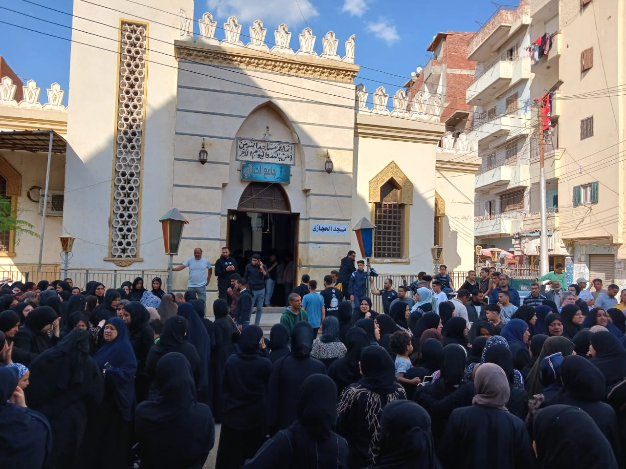 وصول جثمان طالبة كلية علوم الزقازيق للمسجد