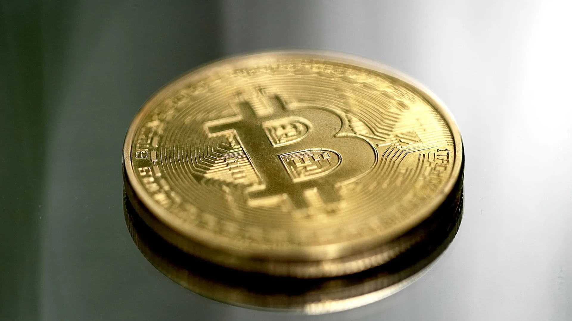 وسط تقلبات شديدة، بيتكوين تسجل زيادة أسبوعية بلغت 5.3% وسط تقلبات شديدة، بيتكوين تسجل زيادة أسبوعية بلغت 5.3%
