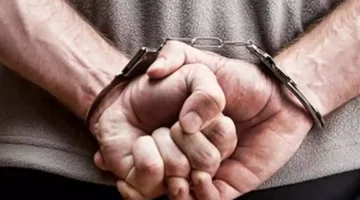 إلقاء القبض على مالك مطبعة غير مرخصة أثناء حيازته 43 ألف مطبوعة تجارية متنوعة بدون تصريح.