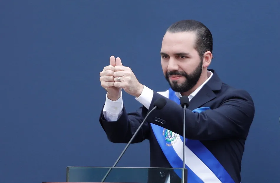 رئيس السلفادور يقترح تشريعاً بشأن العملاء الأجانب
