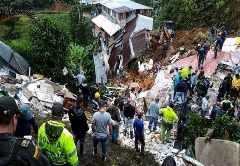 مقتل شخصين على الأقل و10 مفقودين نتيجة انهيار محجر في إندونيسيا مقتل شخصين على الأقل و10 مفقودين نتيجة انهيار محجر في إندونيسيا