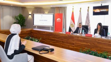 رانيا المشاط ترأس لجنة المقابلات الشخصية للمتقدمات في برنامج “المرأة القيادية” بالأكاديمية الوطنية للتدريب.