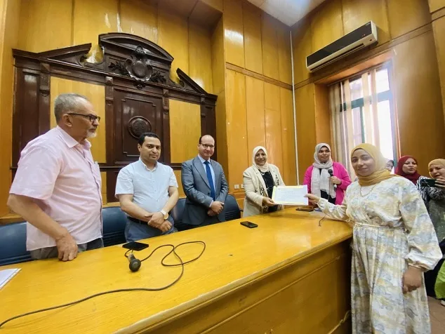قامت صحة القاهرة بتكريم الممرضين والممرضات المتميزين بمناسبة اليوم العالمي للتمريض. قامت صحة القاهرة بتكريم الممرضين والممرضات المتميزين بمناسبة اليوم العالمي للتمريض.