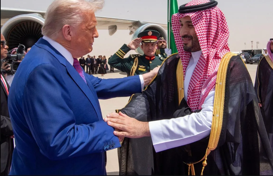 2 تريليون دولار وطائرة فاخرة بقيمة 400 مليون: فوائد زيارة ترامب إلى الخليج