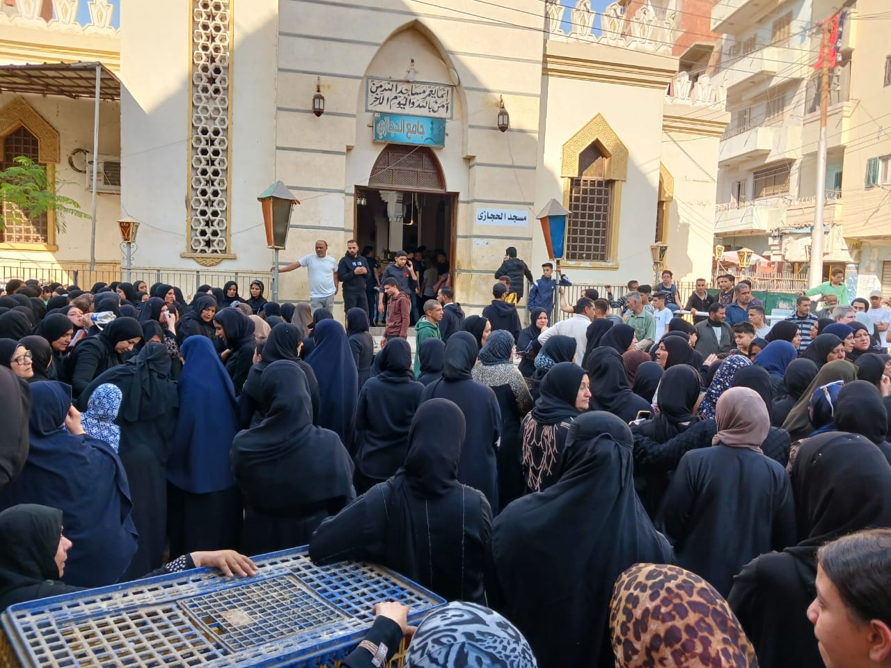 وصول جثمان طالبة كلية علوم الزقازيق إلى المسجد