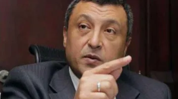 فيديو.. وزير البترول الأسبق: لا يمكن خلط البنزين بالمياه في أي محطة وقود