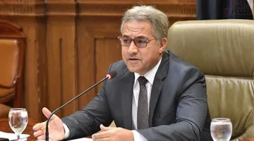 النائب أحمد السجيني: 700 مليون جنيه من تنظيم المركبات في القاهرة كانت تُستغل من قبل مافيا الشوارع