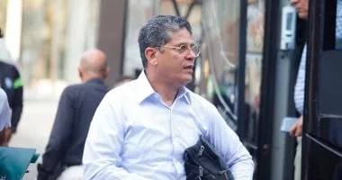 أيمن الرمادى يصل الزمالك ويعقد جلسة مع مجلس الإدارة