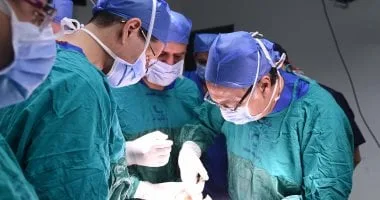فريق طبى بجامعة أسيوط ينجح فى استئصال ورم خبيث بالمرىء لمريض من قطاع غزه