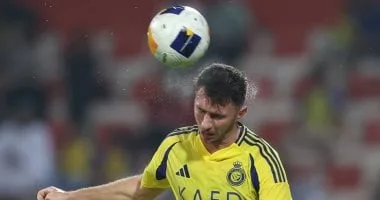 مارسيليا يضع لابورت مدافع النصر السعودى ضمن اهتماماته