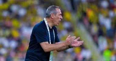 استبعاد دونيس من المرشحين لتدريب الأهلي بسبب التدريب في تل أبيب